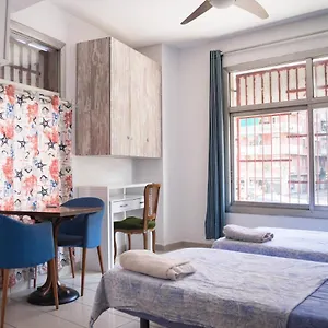 https://hostal-ideal-badal.catalonia-hotels.com
